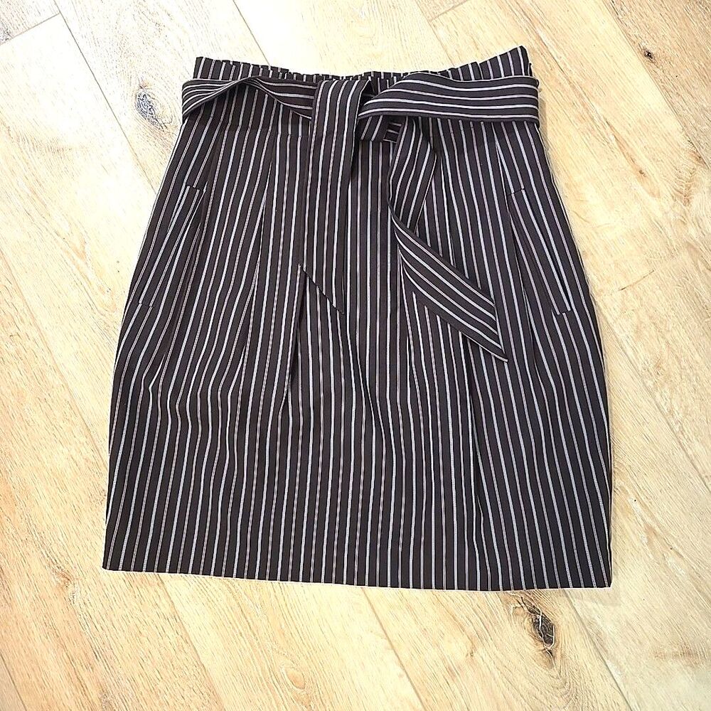 BCBG Maxazria Pleated Brown Pencil Skirt 8 PinStripe Dark Academia Career Office